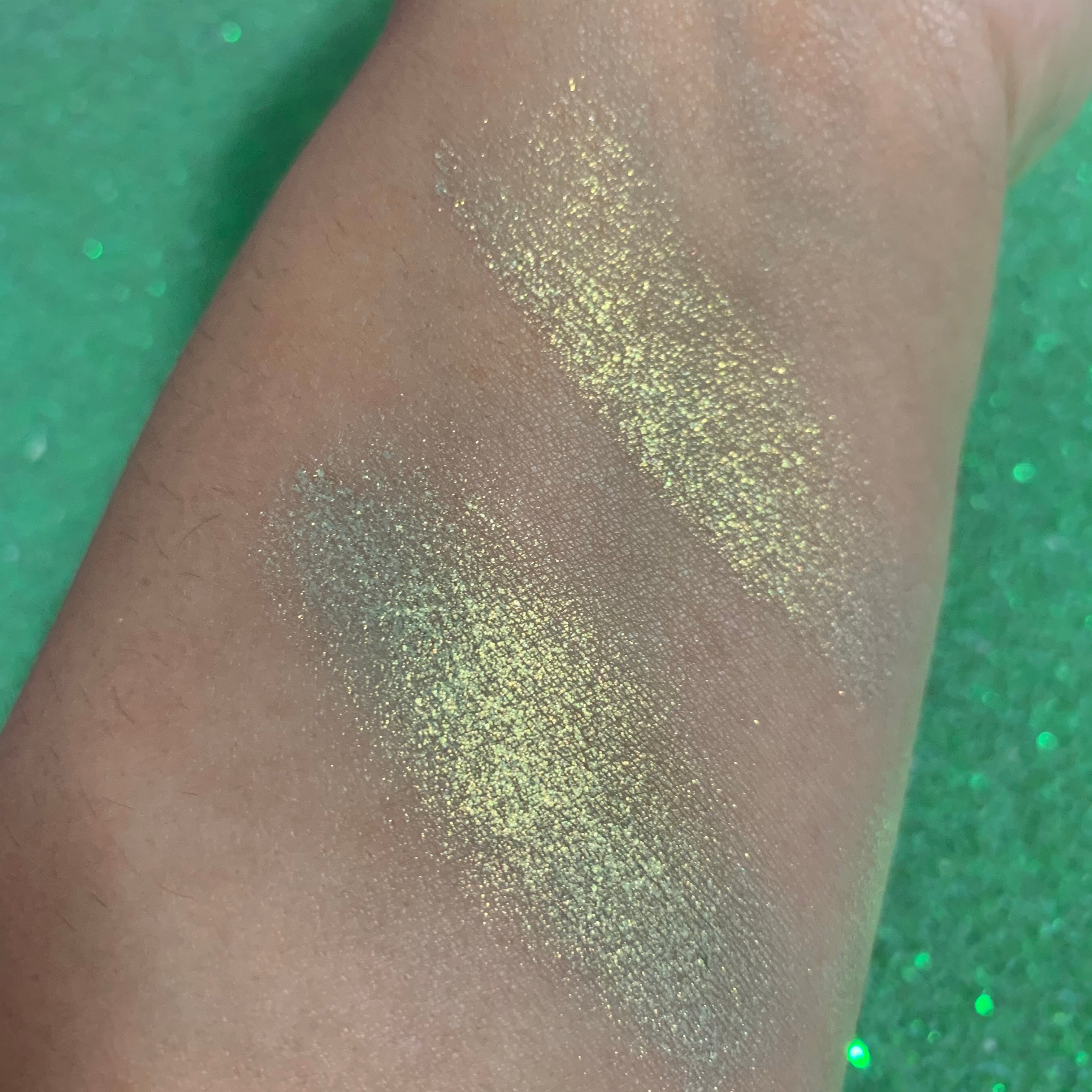 Coiling Vines - Purrfect Glow Highlighter