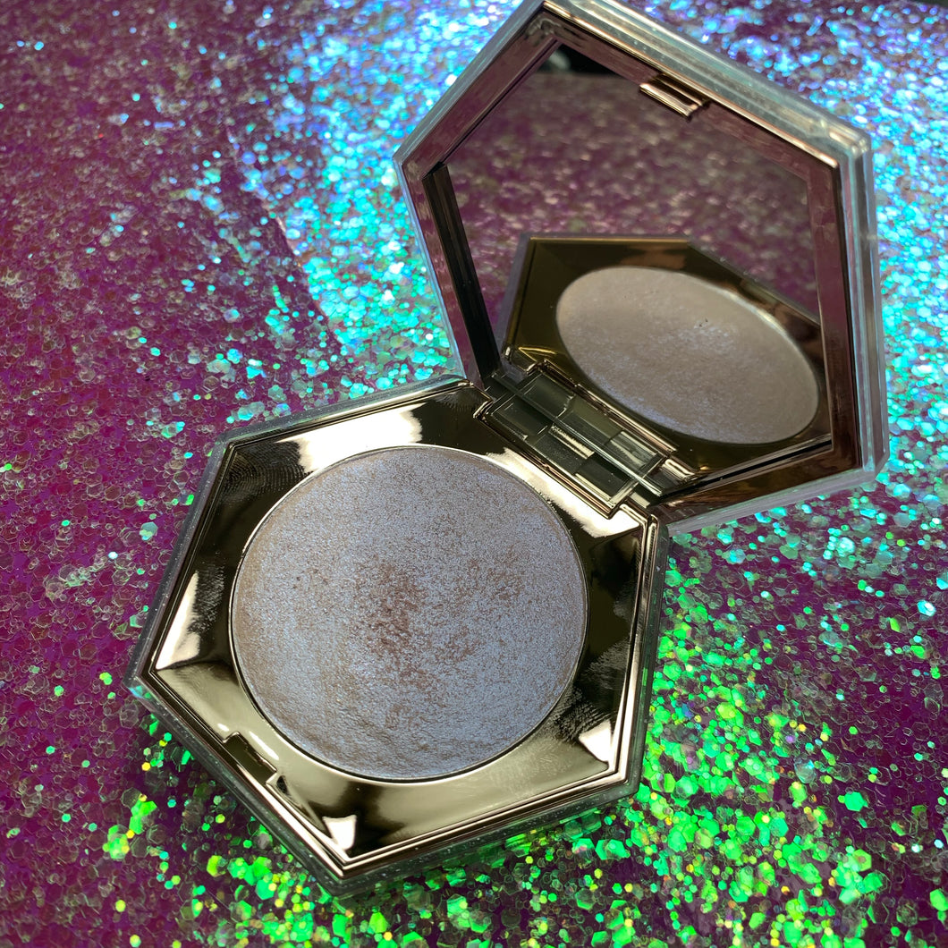 Flutter Flight - Purrfect Glow Highlighter