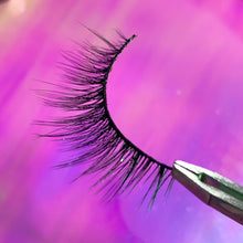Load image into Gallery viewer, Elfin Lashes