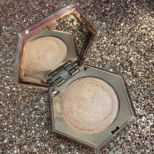 Load image into Gallery viewer, Devotion - Purrfect Glow Highlighter